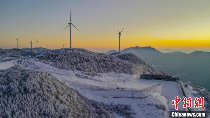 宜昌五峰国际滑雪场风景宜人(资料图) 蔡亮 摄